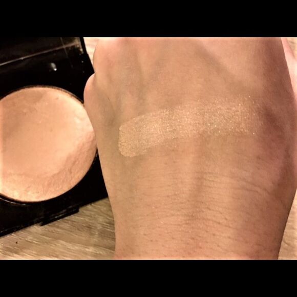 NWT Laura Mercier Matte Radiance Baked Powder Highlight 01 new in box - Picture 2 of 4